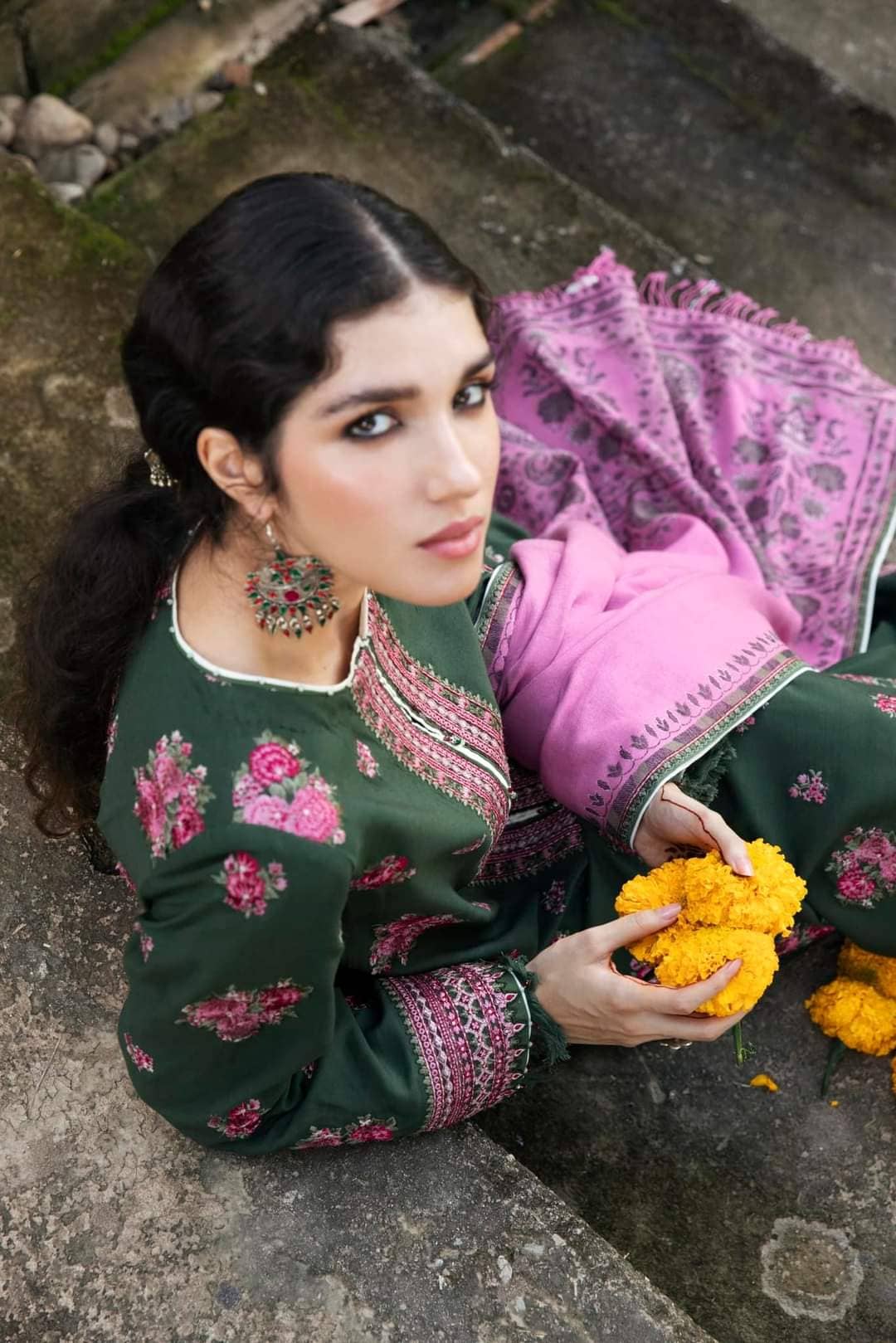 img_zara_shahjahan_winter_shawl_collection_22_awwal_boutique