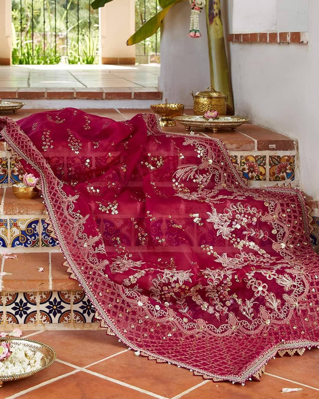 img_suffuse_by_sana_yasir_freesia_2022_wedding_edition_awwal_boutique