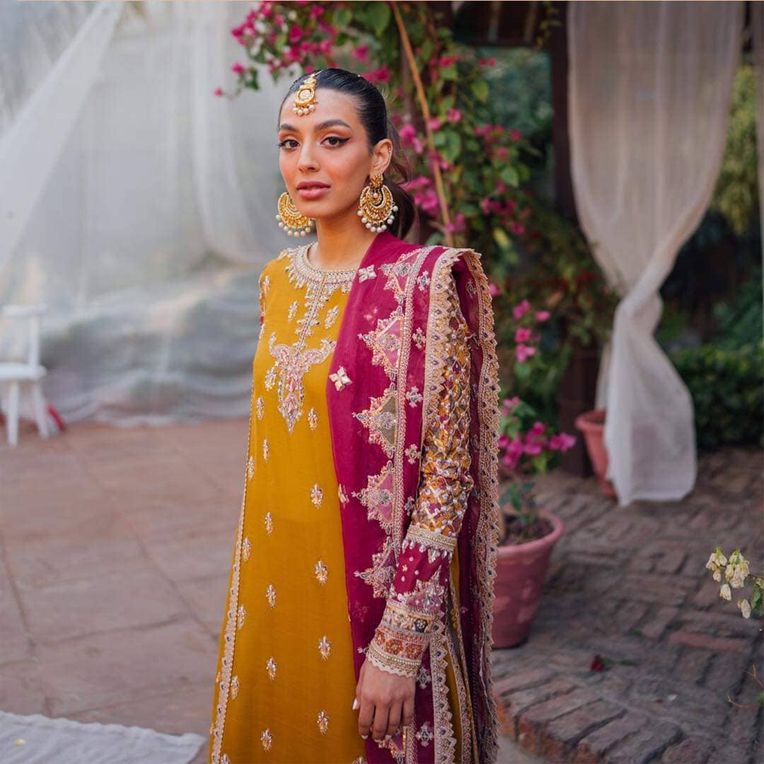 img_qalamkar_luxury_formals_awwal_boutique