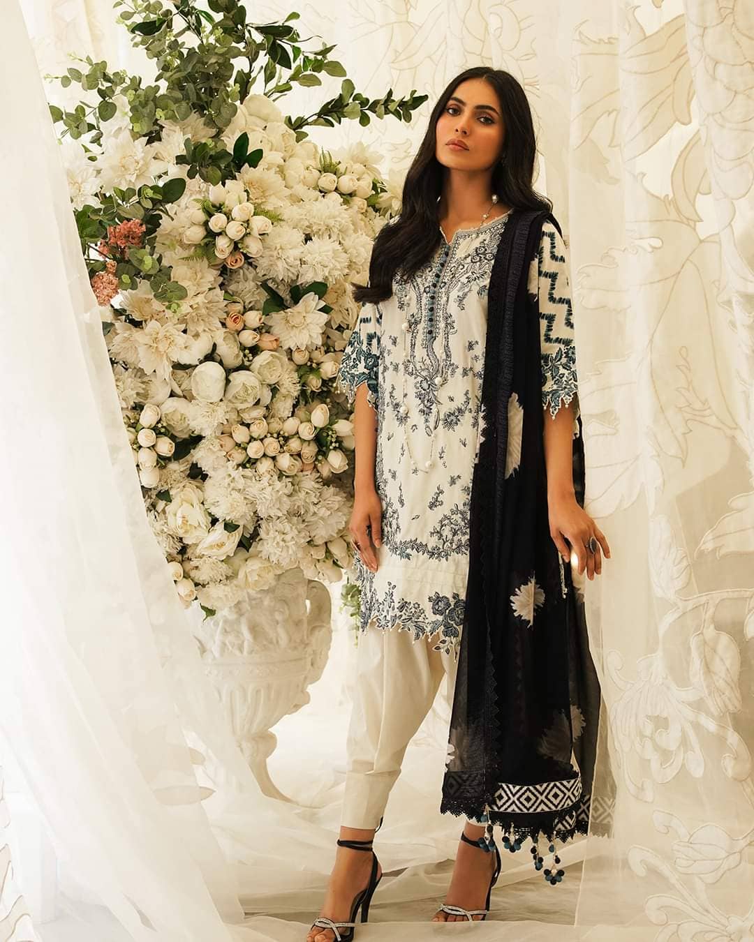 Img_sana_safinaz_muzlin_23_awwal_boutique