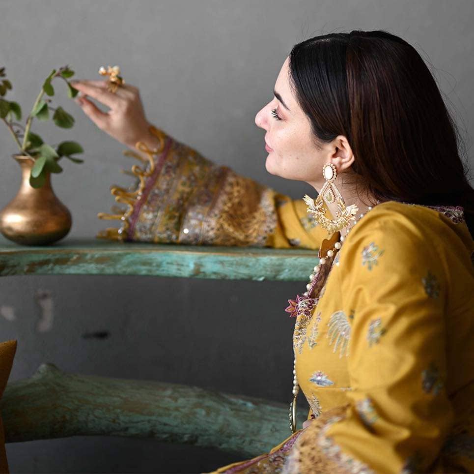 img_qalamkar_luxury_sahil_lawn_23_awwal_boutique