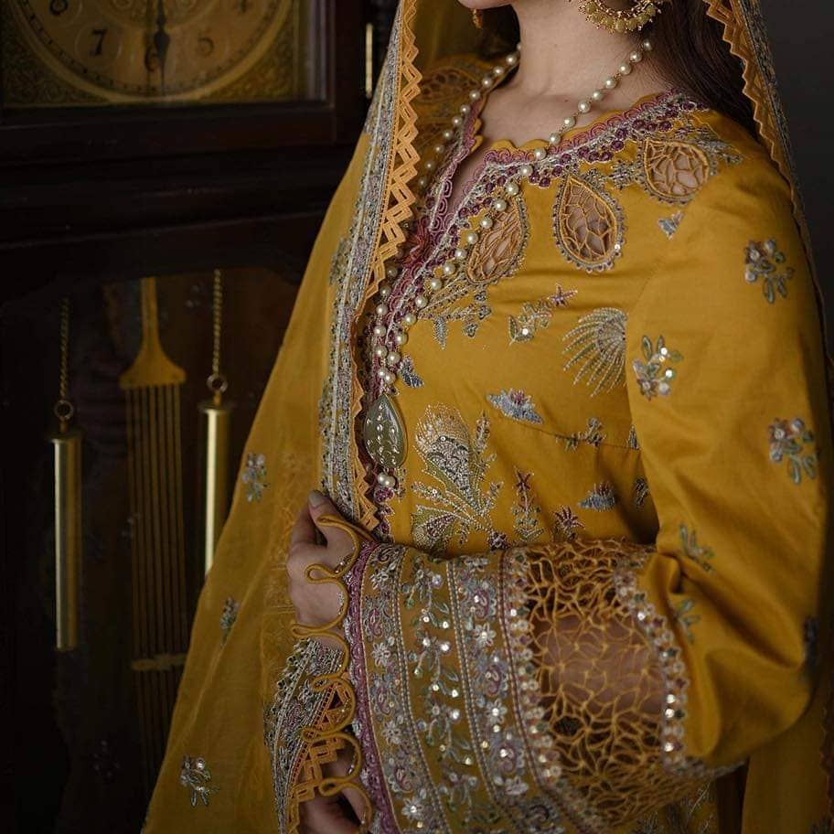 img_qalamkar_luxury_sahil_lawn_23_awwal_boutique