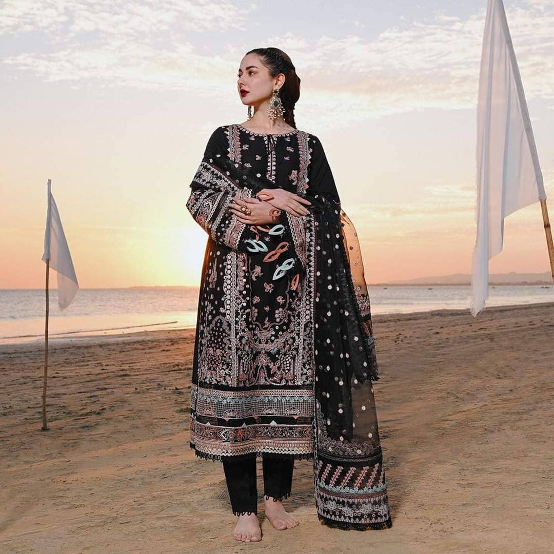 img_qalamkar_sahil_luxury_lawn_23_awwal_boutique