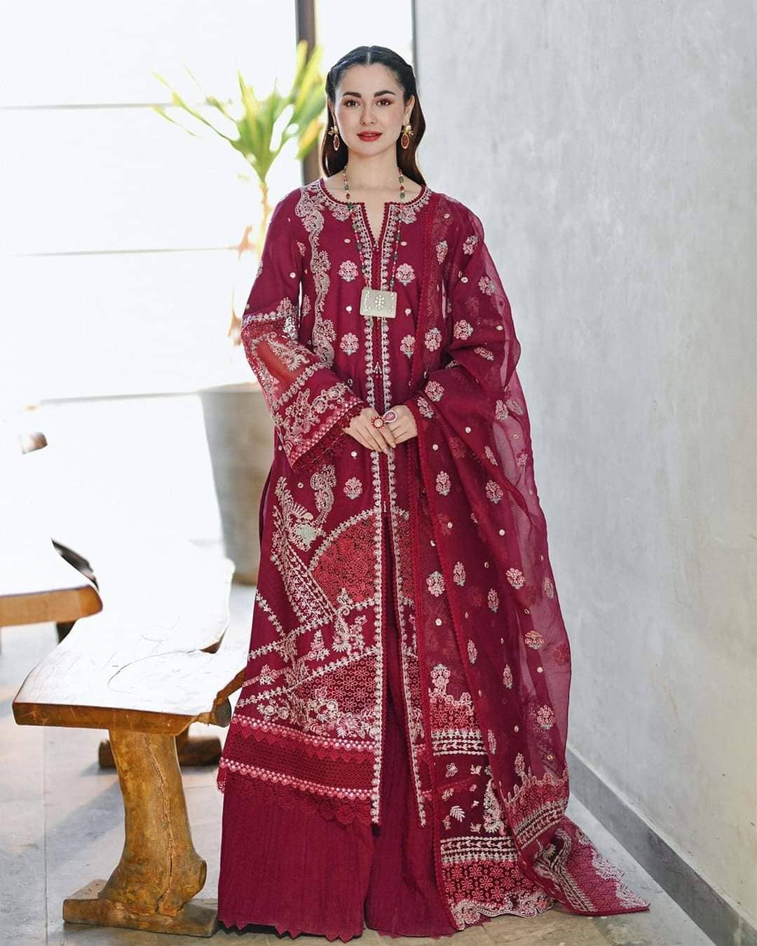 img_qalamkar_sahil_luxury_lawn_23_awwal_boutique