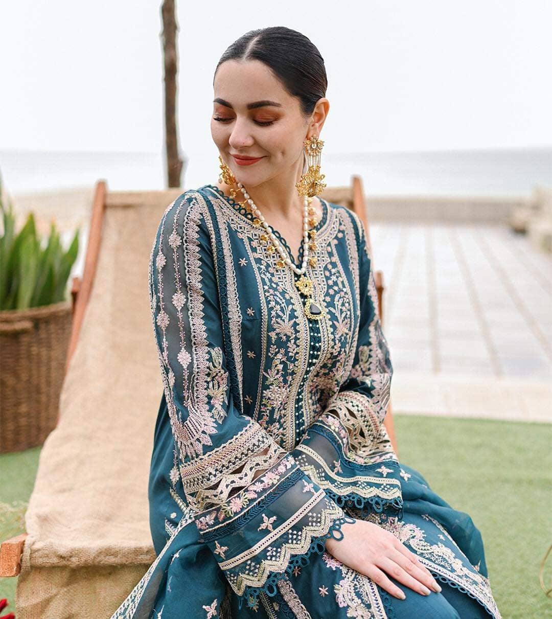 img_qalamkar_sahil_luxury_lawn_23_awwal_boutique