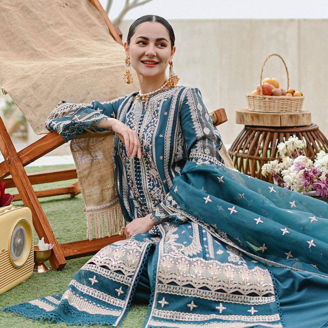 img_qalamkar_sahil_luxury_lawn_23_awwal_boutique