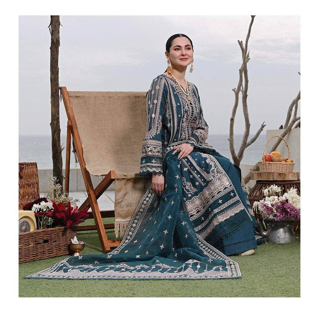 img_qalamkar_sahil_luxury_lawn_23_awwal_boutique