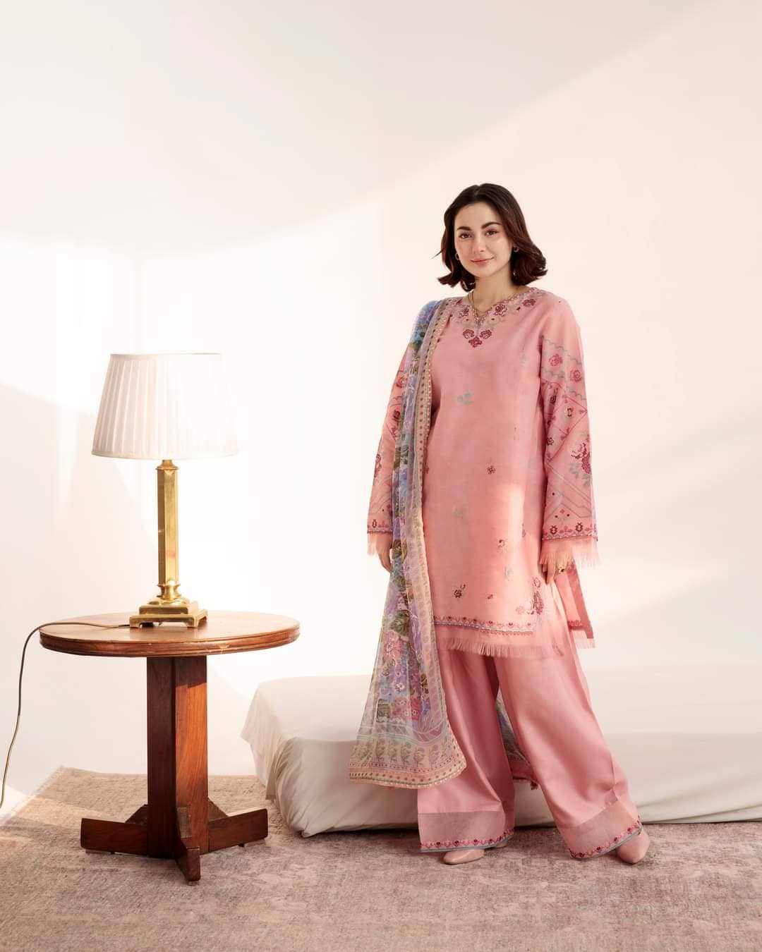 img_coco_lawn_by_zara_shahjahan_23_awwal_boutique