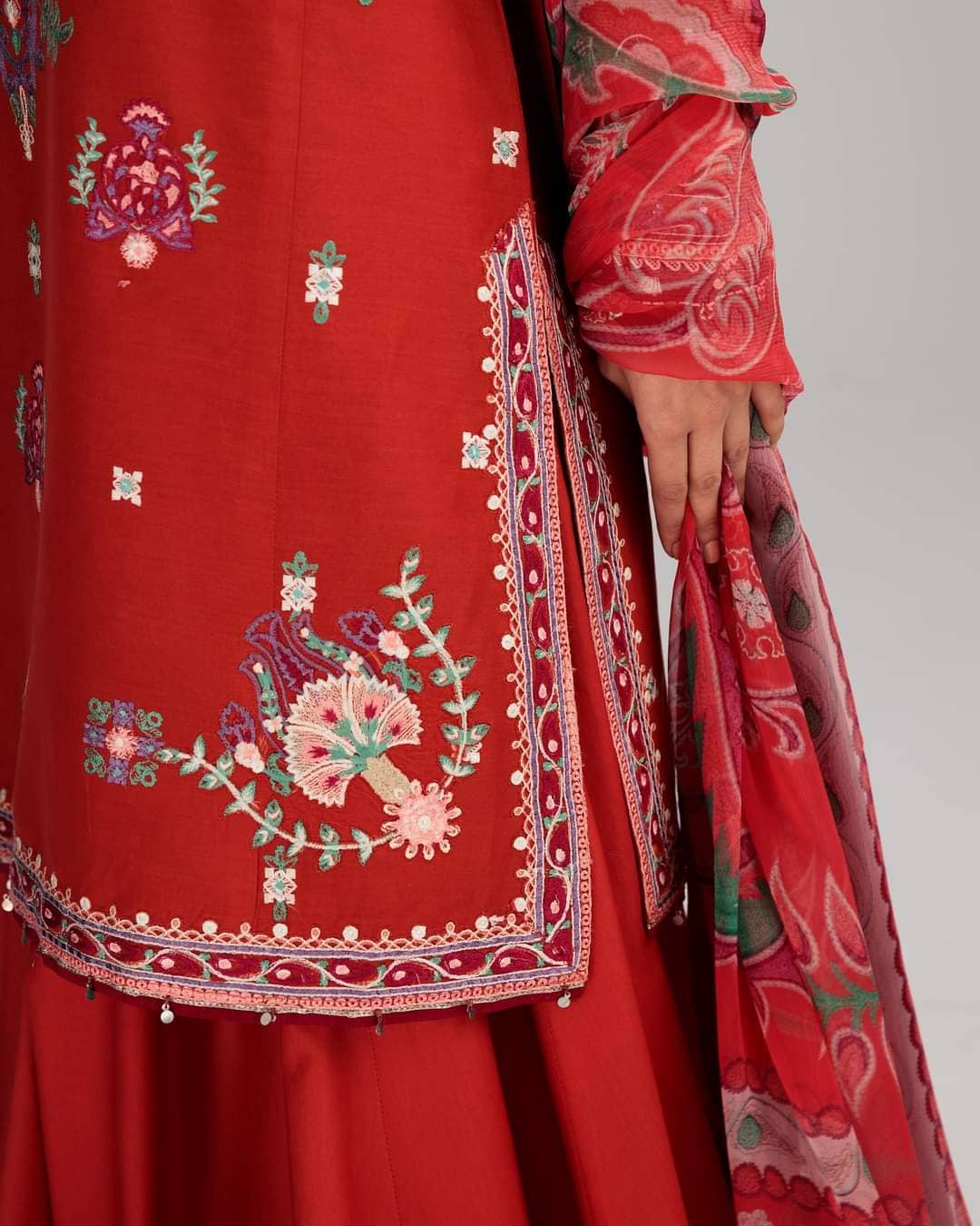 img_coco_lawn_by_zara_shahjahan_23_awwal_boutique