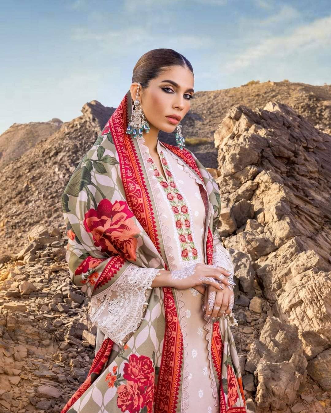 img_zainab_chottani_lawn_23_awwal_boutique