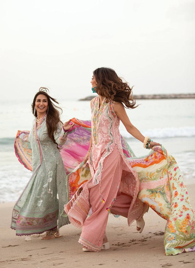 img_farah_talib_aziz_lawn_22_awwal_boutique