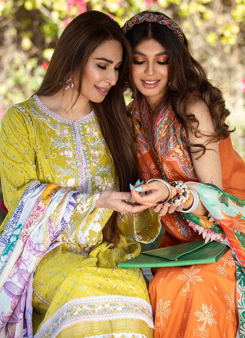 img_farah_talib_aziz_lawn_22_awwal_boutique