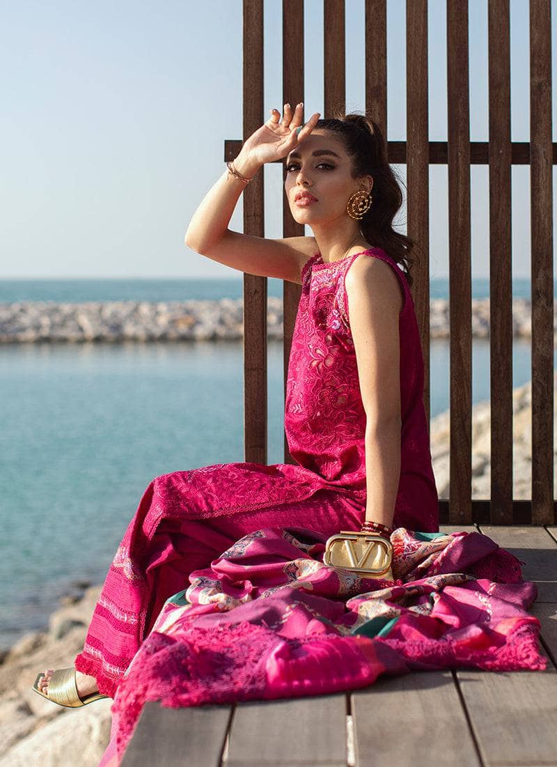 img_farah_talib_aziz_lawn_22_awwal_boutique