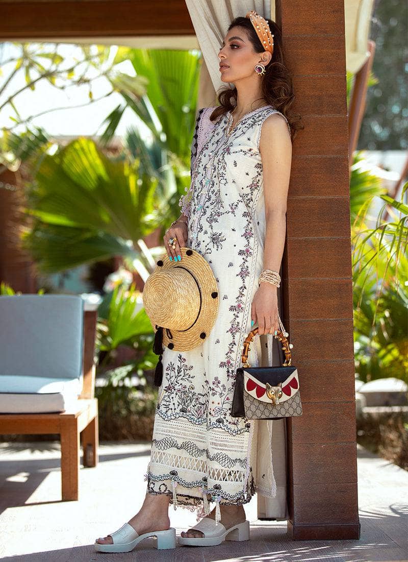 img_farah_talib_aziz_lawn_22_awwal_boutique