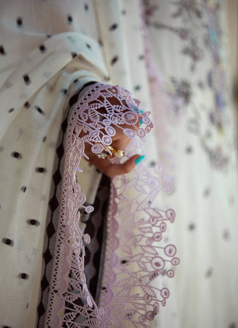 img_farah_talib_aziz_lawn_22_awwal_boutique