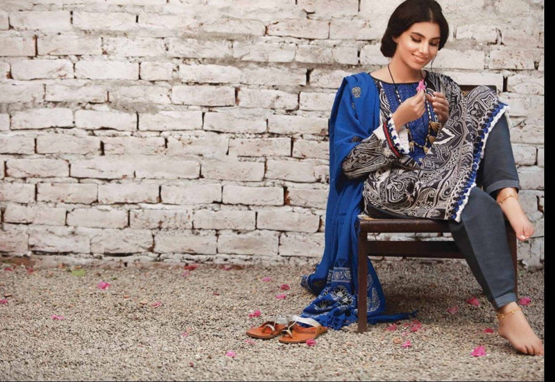 img_khaadi_winter_shawl_collection_awwal_boutique