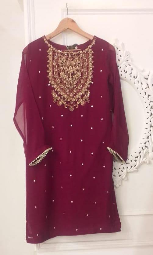 img_agha_noor_velvet_ready_made_sharara_style_wedding_awwal_boutique