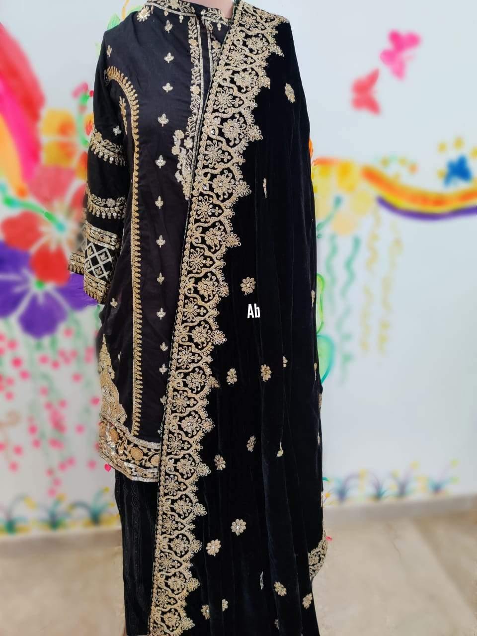 img_velvet_embroidered_shawl_collection_awwal_boutique