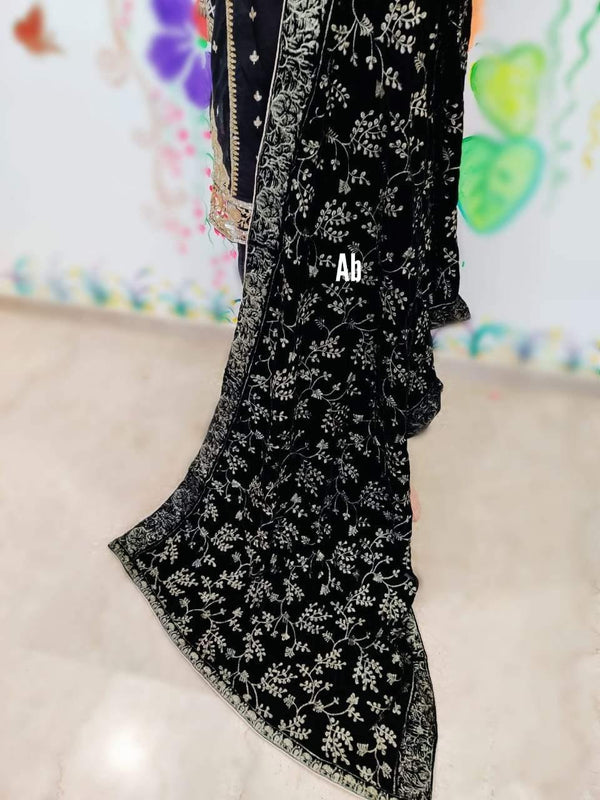 img_velvet_embroidered_shawl_collection_awwal_boutique