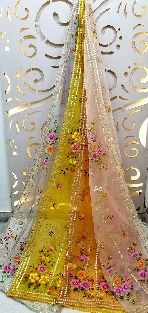 img_hand_paint_on_fabric_awwal_boutique