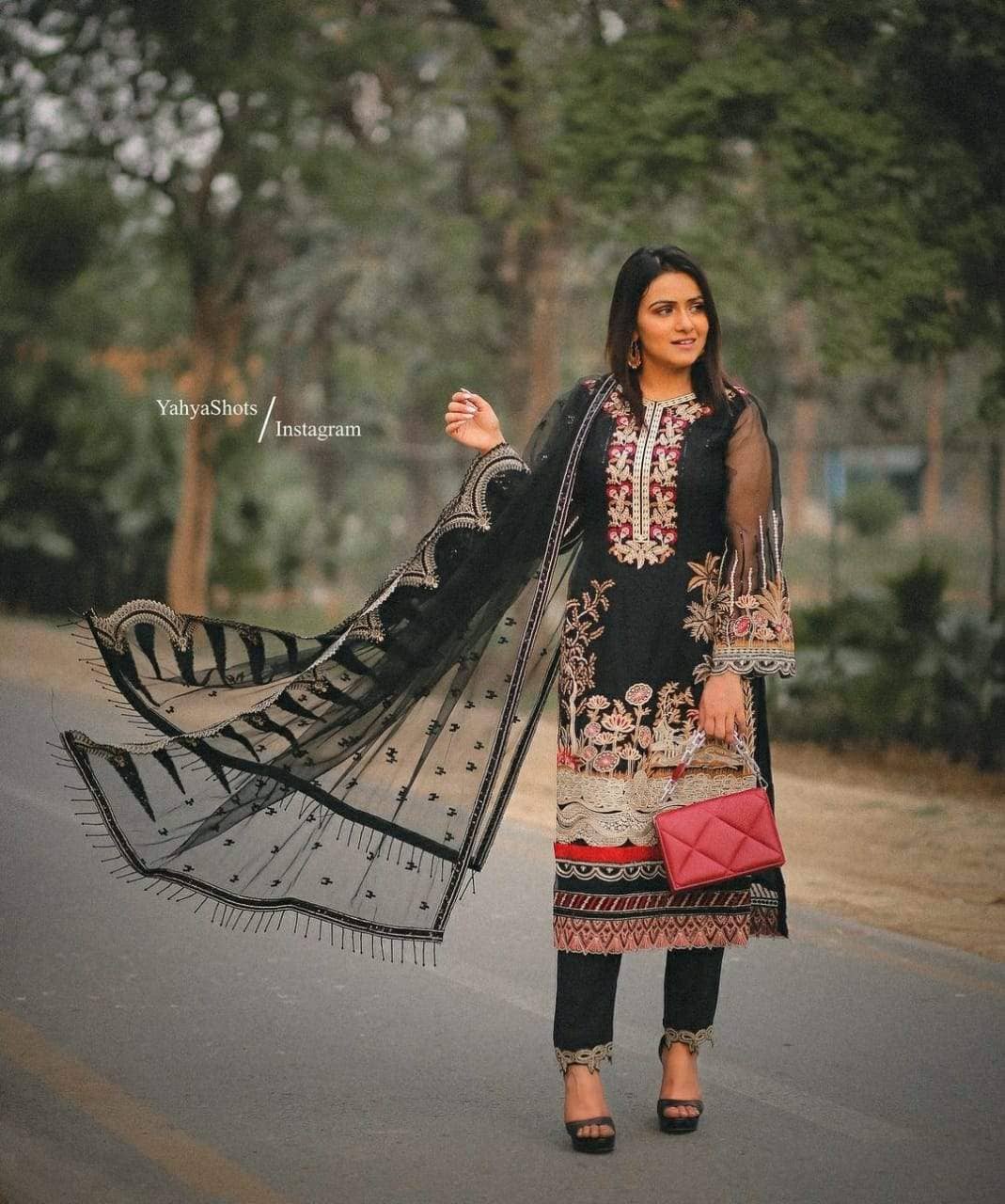 img_spotted_in_serene_awwal_boutique