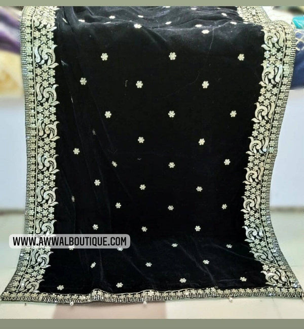 img_velvet_embroidered_shawls_awwal_boutique