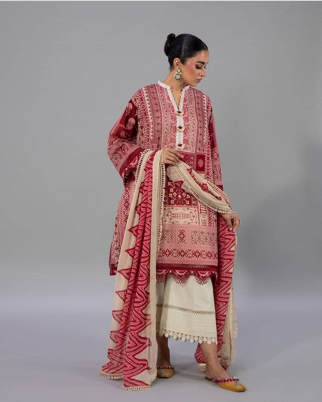 img_sana_safinaz_mahay_lawn_22_awwal_boutique