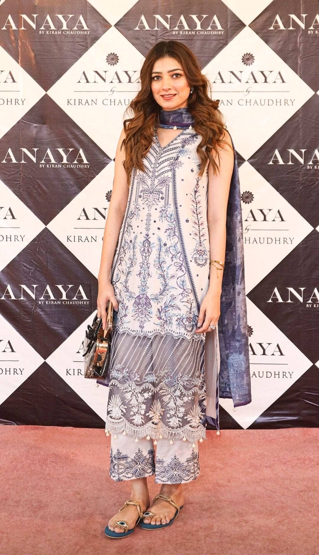 img_anaya_lawn_22_awwal_boutique