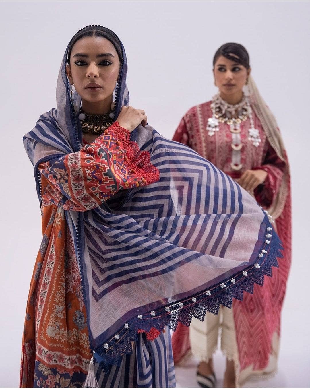 img_sana_safinaz_mahay_lawn_22_awwal_boutique