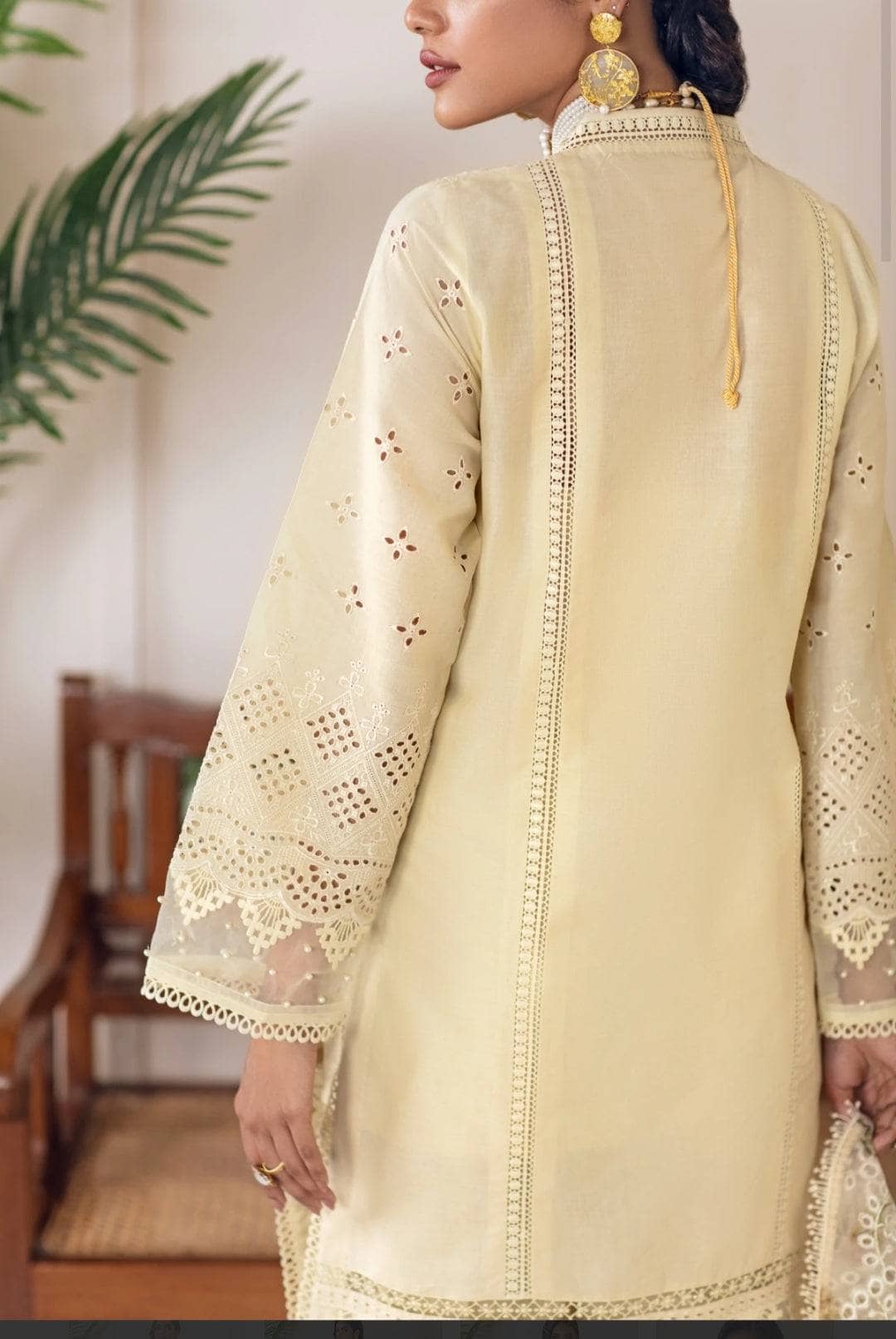 img_baroque_khurmi_jacquard_lawn_awwal_boutique