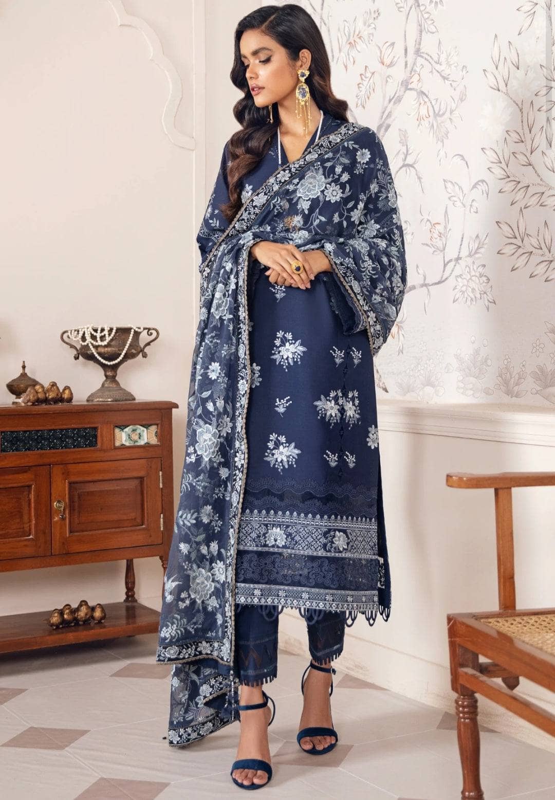 img_baroque_khurmi_jacquard_lawn_awwal_boutique