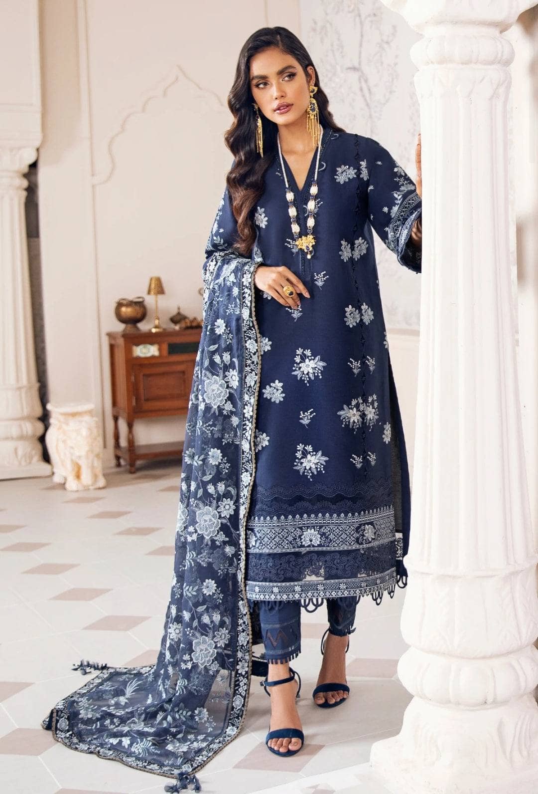 img_baroque_khurmi_jacquard_lawn_awwal_boutique