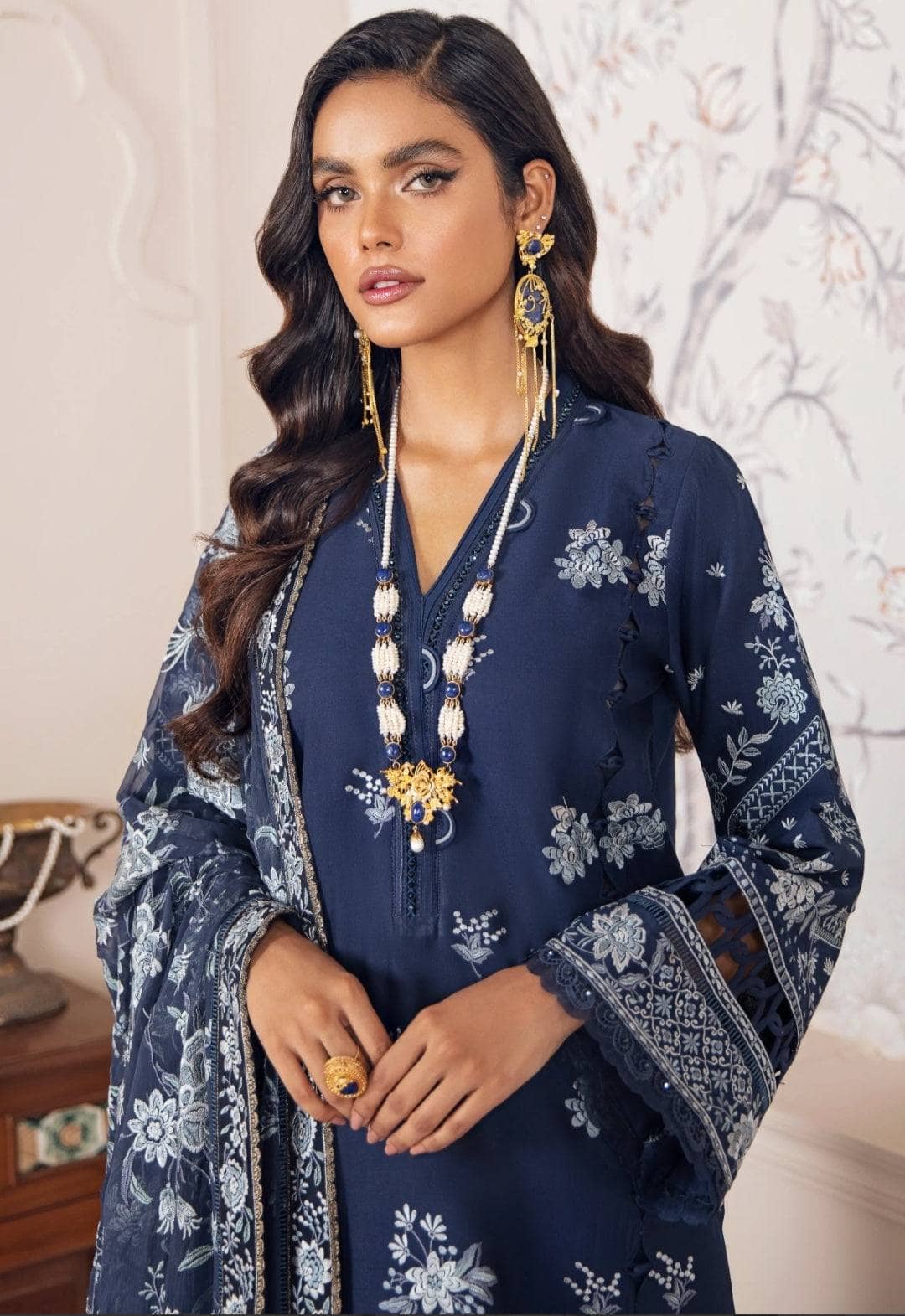 img_baroque_khurmi_jacquard_lawn_awwal_boutique