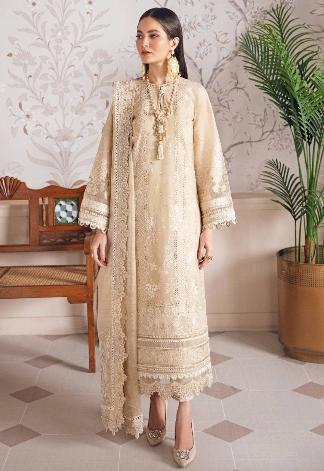 img_baroque_khurmi_jacquard_lawn_awwal_boutique