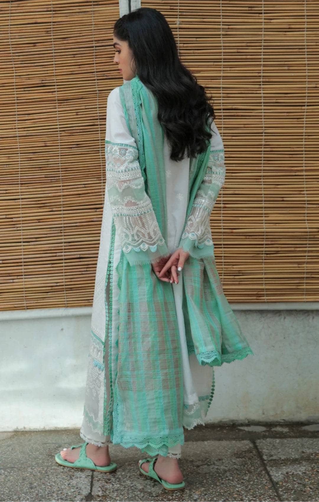 img_qalamkar_q_line_2_awwal_boutique