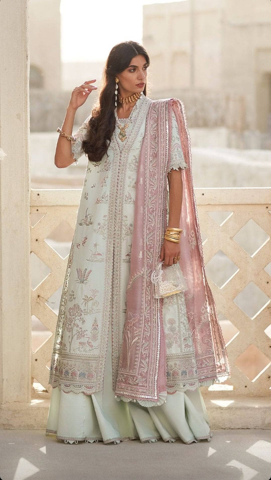 img_suffuse_lawn_collection_22_awwal_boutique