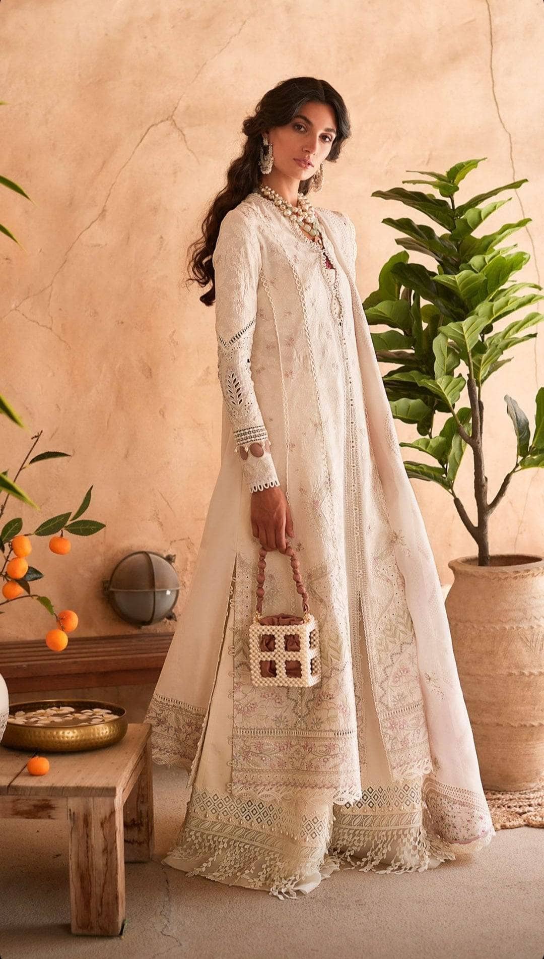 img_suffuse_lawn_collection_22_awwal_boutique