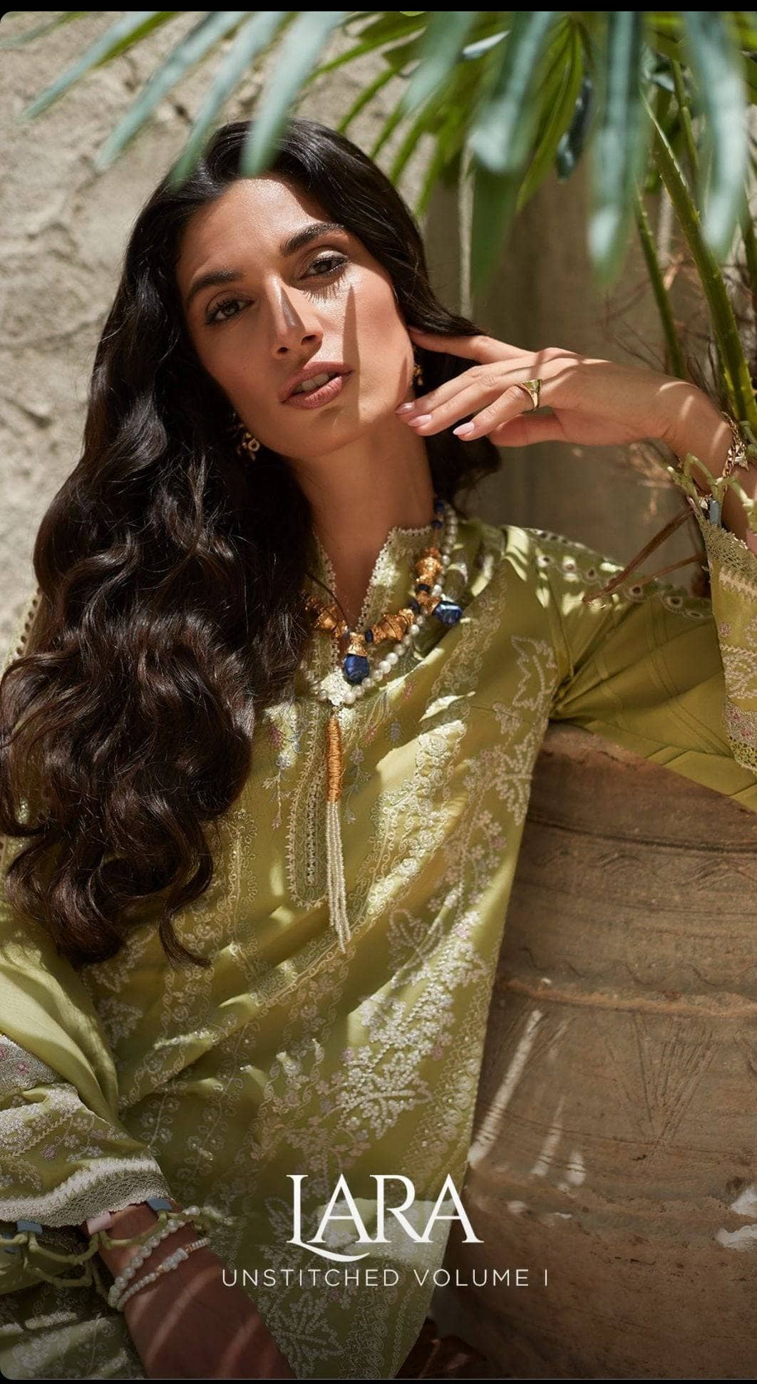 img_suffuse_lawn_collection_22_awwal_boutique