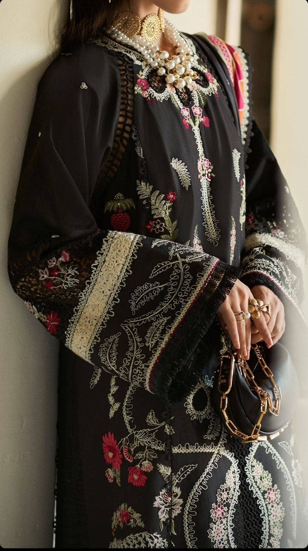 img_suffuse_lawn_collection_22_awwal_boutique