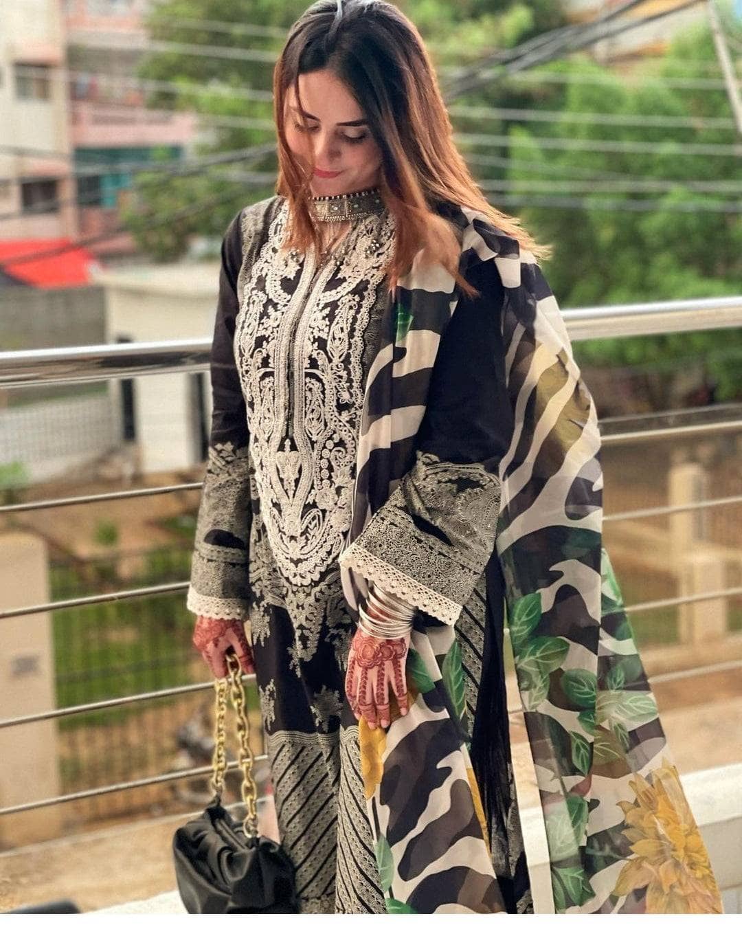 img_sana_safinaz_muzlin_22_awwal_boutique