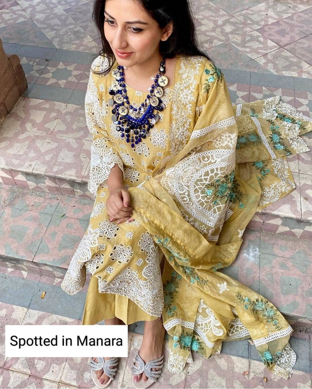 img_manara_lawn_22_awwal_boutique