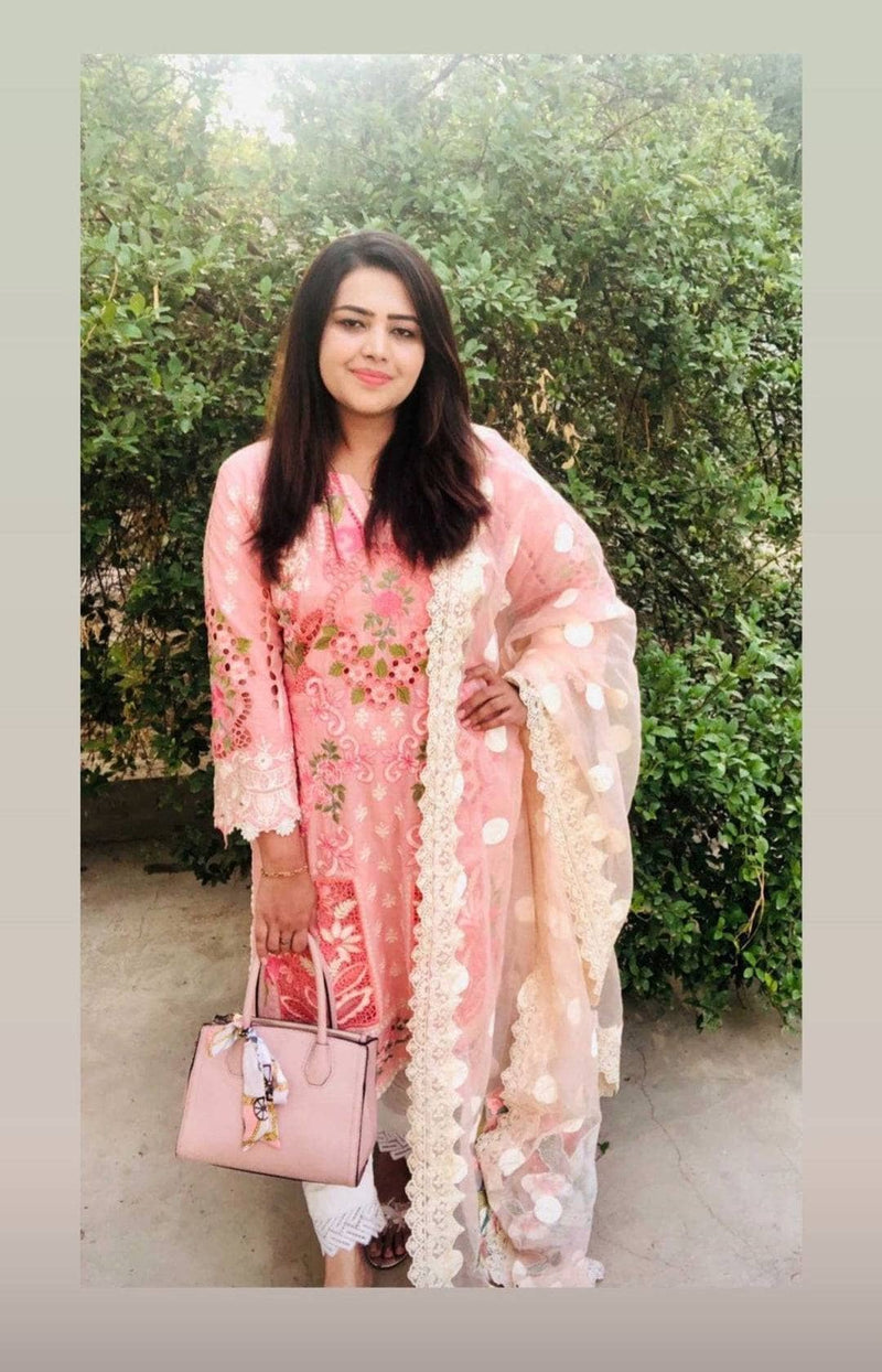 img_maryam_hussain_lawn_22_awwal_boutique