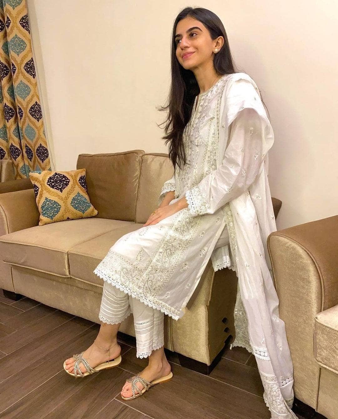 img_zaha_festive_lawn_22_awwal_boutique