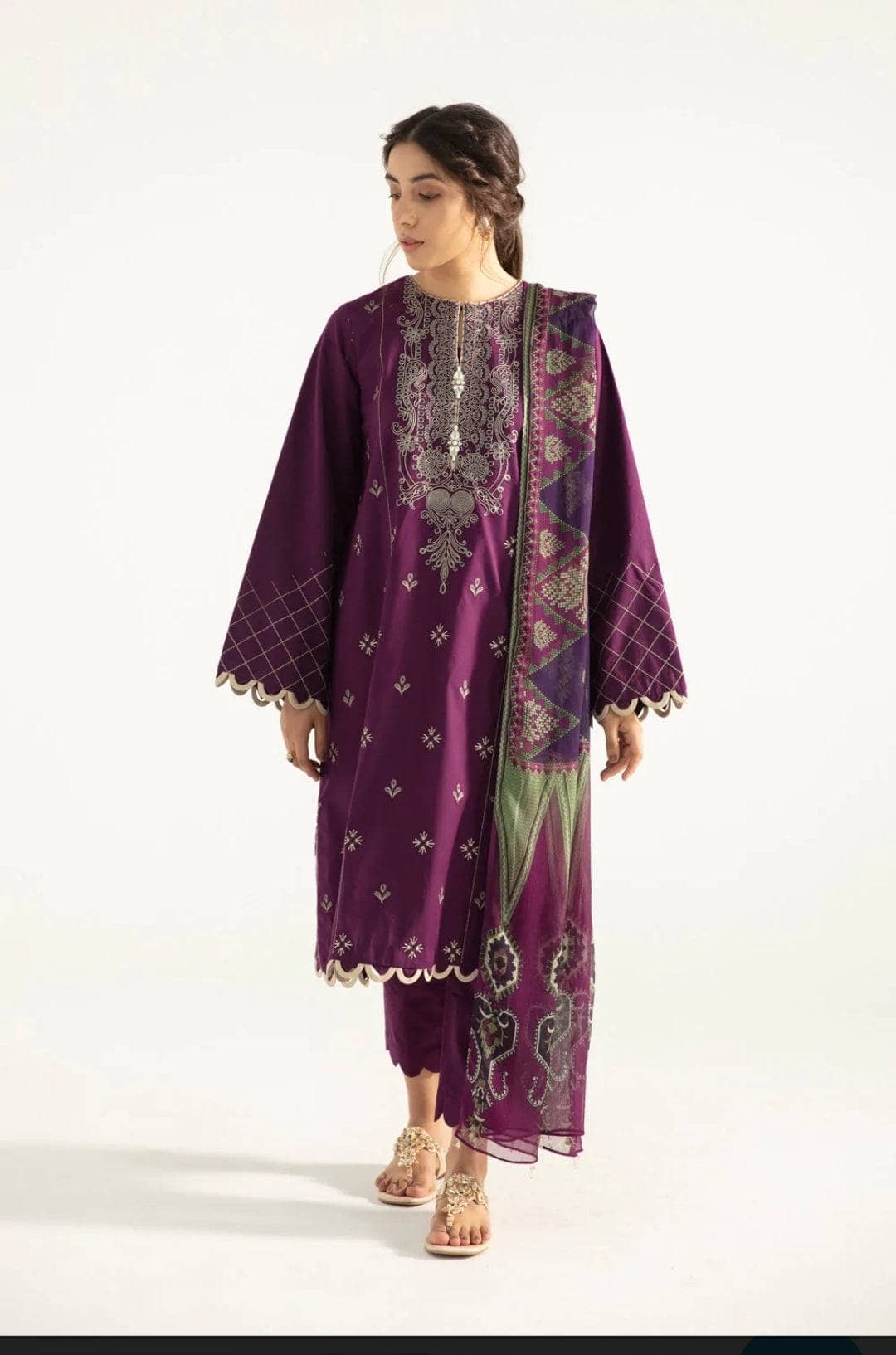 img_sapphire_intermix_awwal_boutique