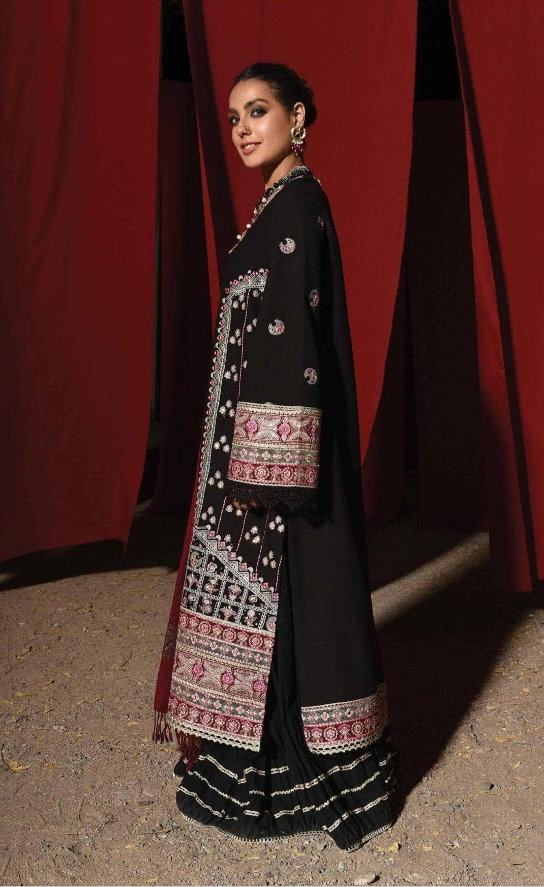 img_qalamkar_luxury_shawl_collection_awwal_boutique