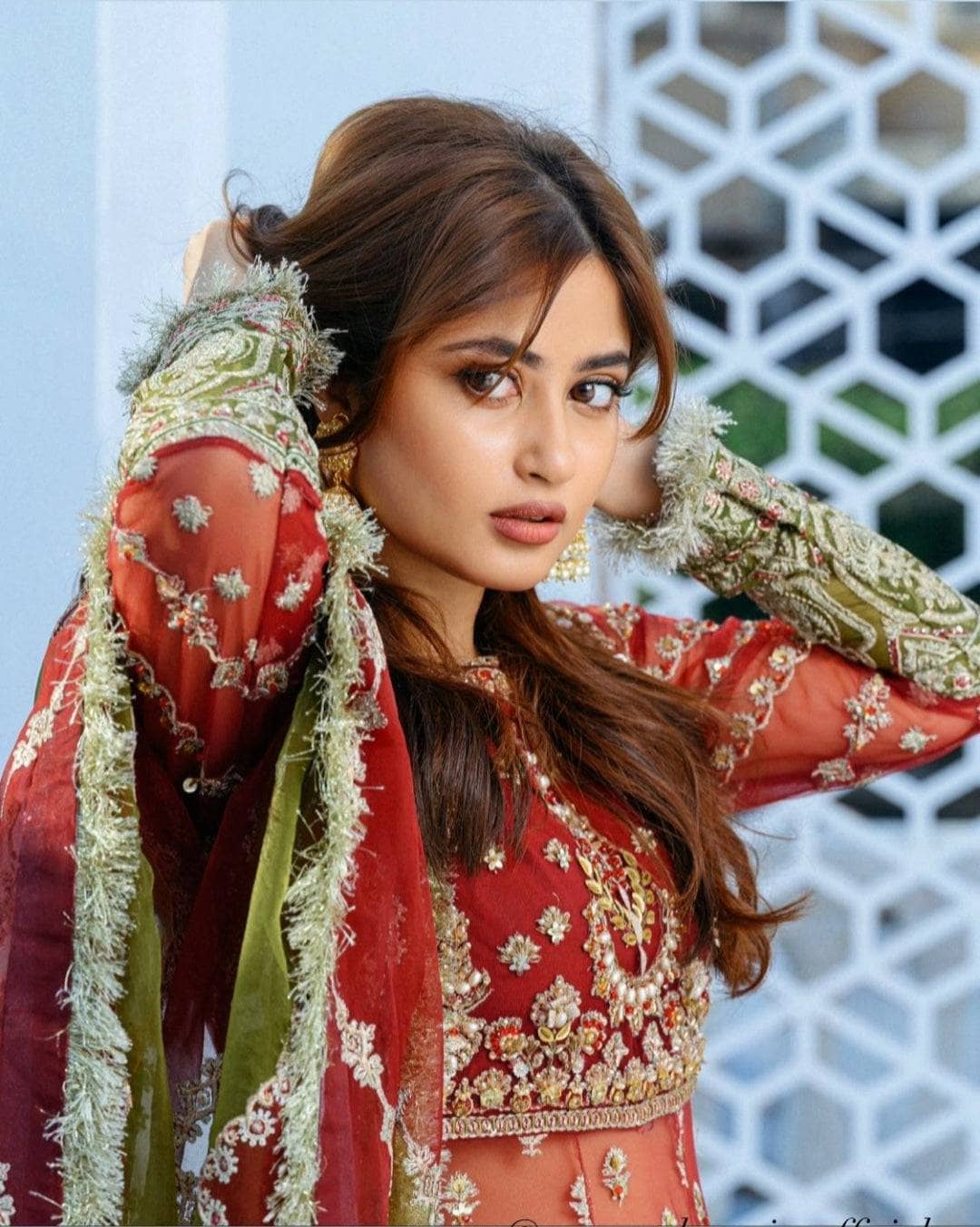 img_maryam_hussain_wedding_edition_awwal_boutique