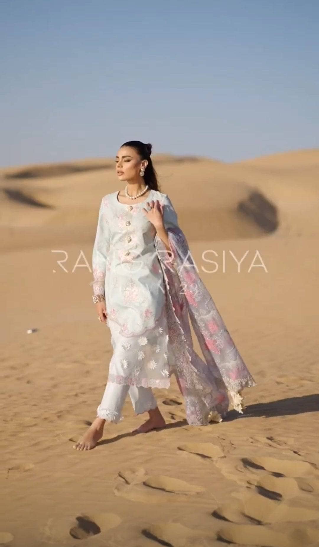img_rang_rasiya_lawn_23_awwal_boutique