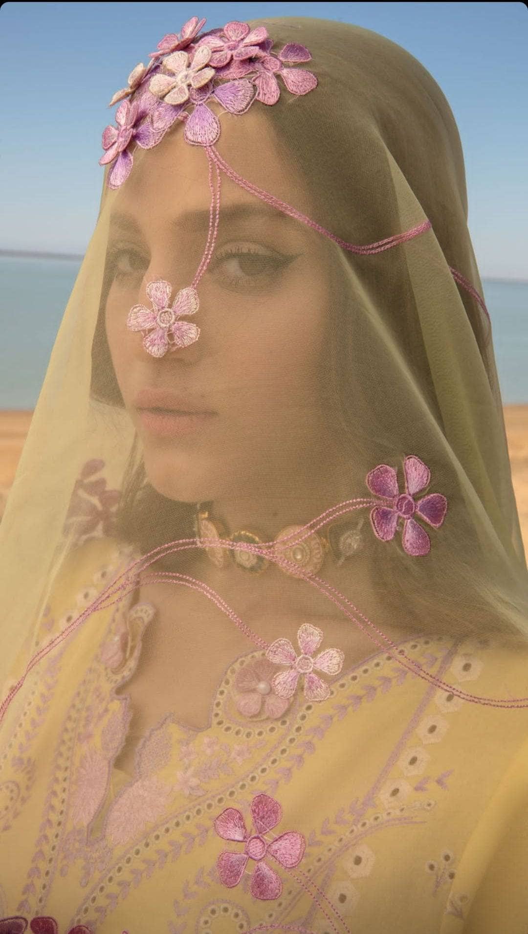 img_rang_rasiya_lawn_23_awwal_boutique