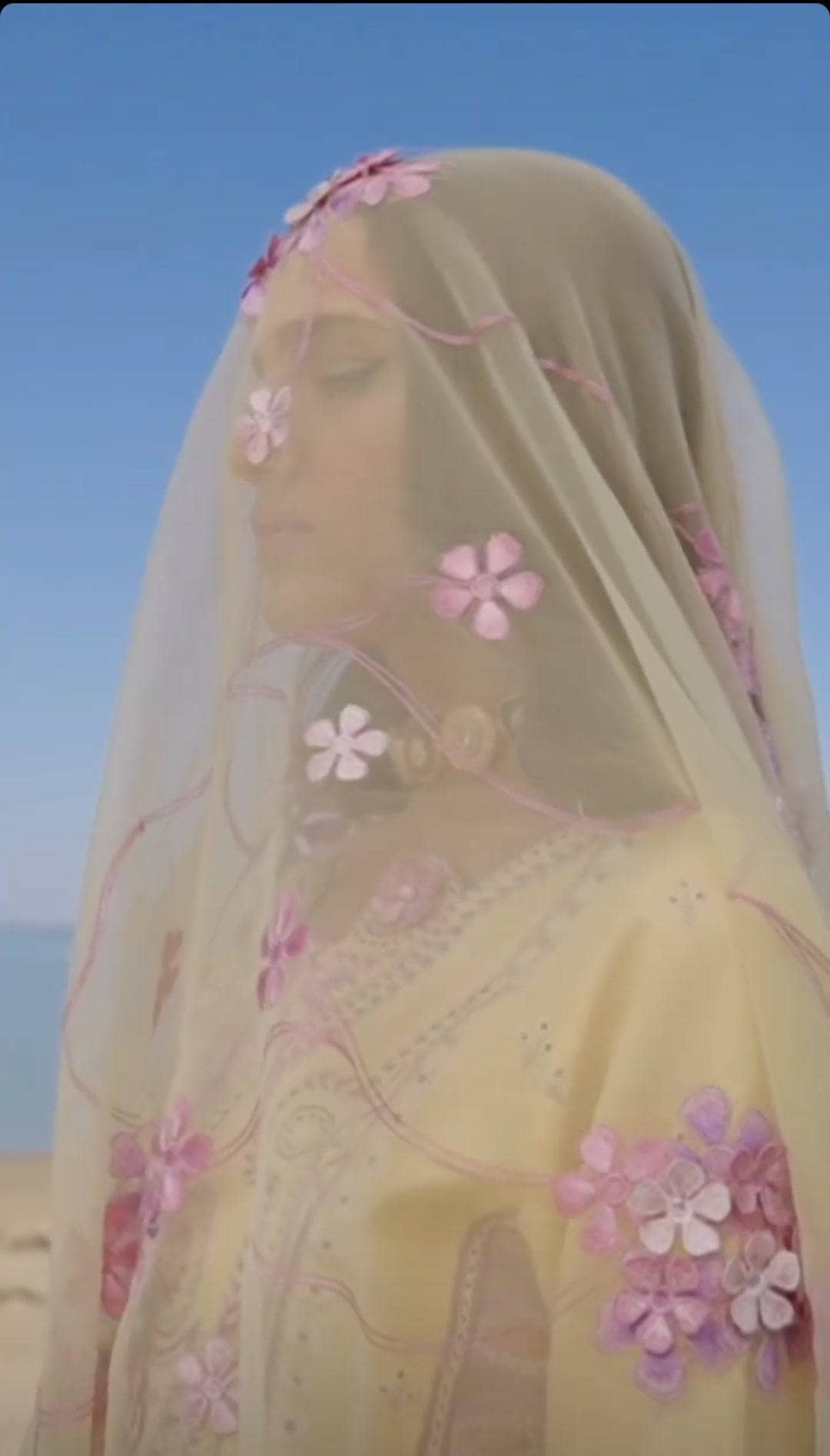 img_rang_rasiya_lawn_23_awwal_boutique