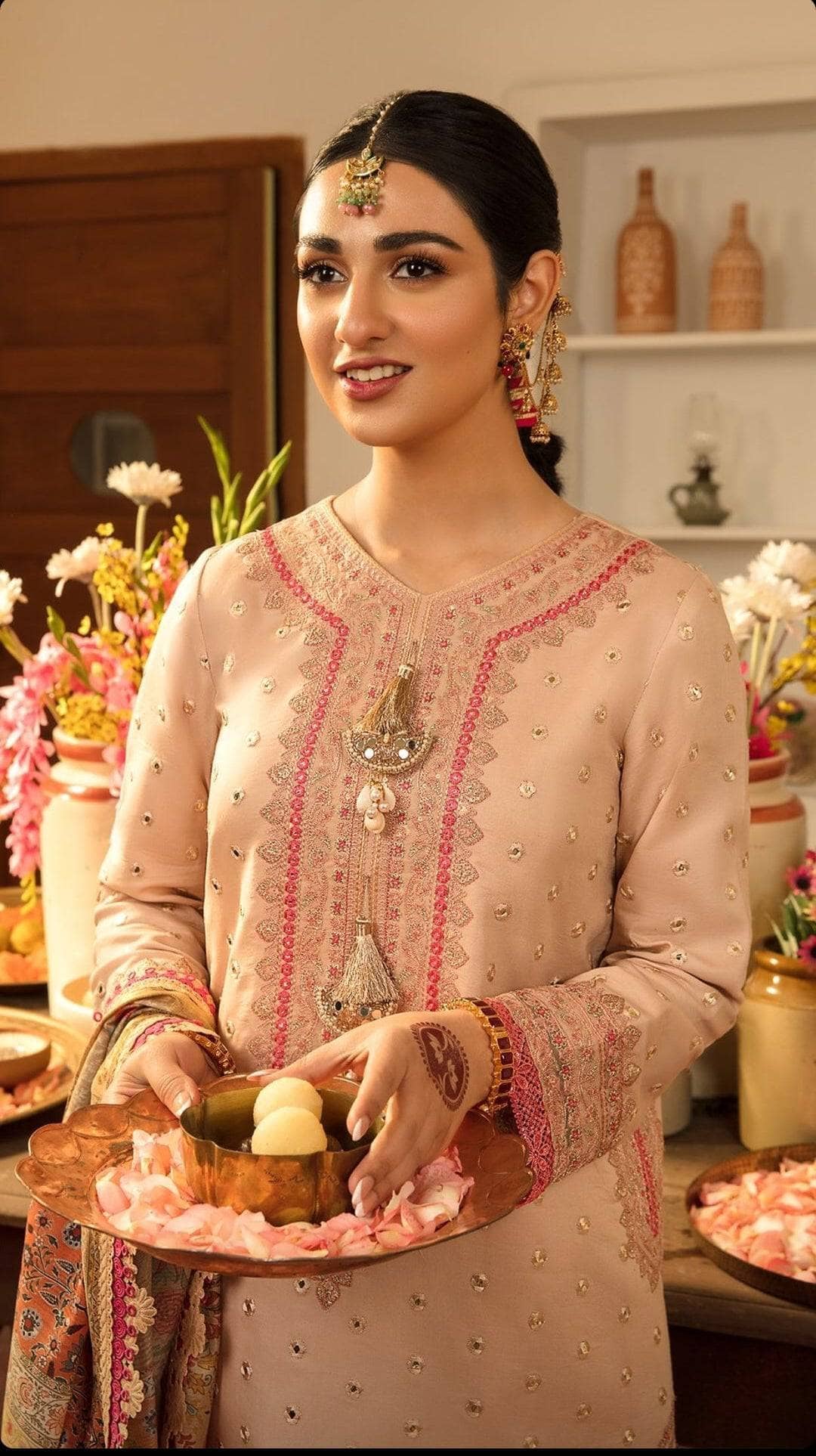 img_rang_rasiya_lawn_23_awwal_boutique